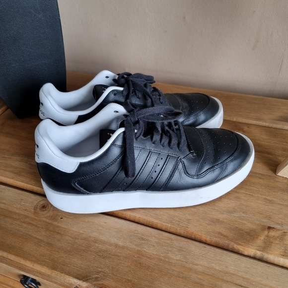 Adidas black leather trainers uk 8 - Picture 3 of 8
